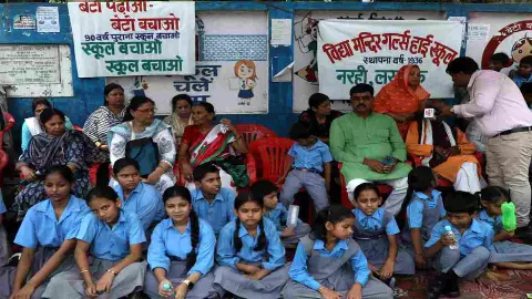 School Bachao Dharna Narhi Lucknow School Bachao Dharna Narhi Lucknow