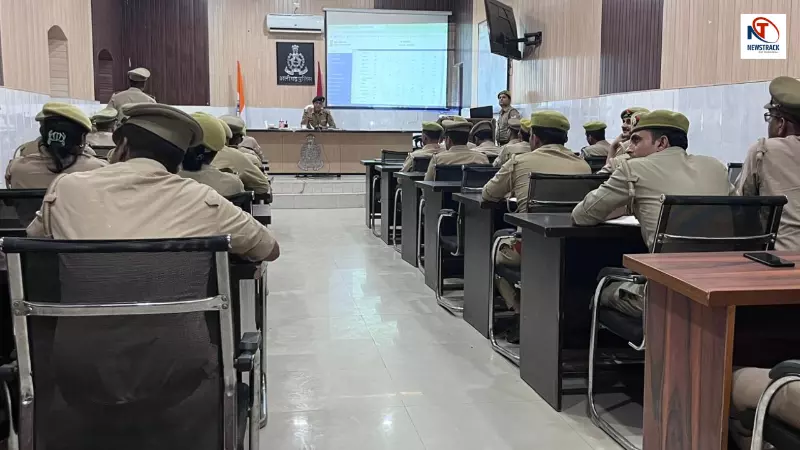 Aligarh News: साइबर ठगों पर अलीगढ़ पुलिस का वार! SP ग्रामीण ने दिया सख्त एक्शन और जागरूकता का आदेश Aligarh News: साइबर ठगों पर अलीगढ़ पुलिस का वार! SP ग्रामीण ने दिया सख्त एक्शन और जागरूकता का आदेश