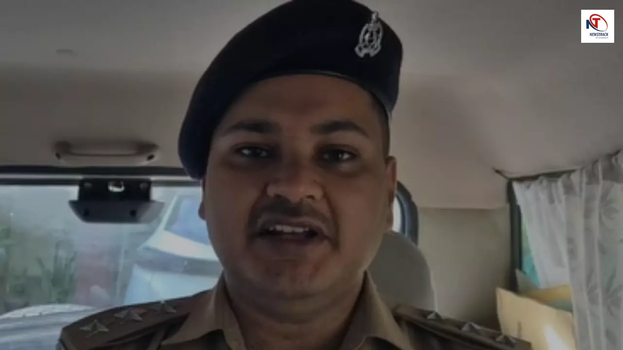 Aligarh News: अलीगढ़ में सनसनी! खंडहर में हाथ-पैर बंधा मिला युवक, तंत्र-मंत्र का सामान बरामद Aligarh News: अलीगढ़ में सनसनी! खंडहर में हाथ-पैर बंधा मिला युवक, तंत्र-मंत्र का सामान बरामद
