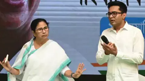TMC Crisis: ममता बनर्जी ने कतरे भतीजे अभिषेक के पर, सुखेंदु-सौगत और महुआ को मिली कमान