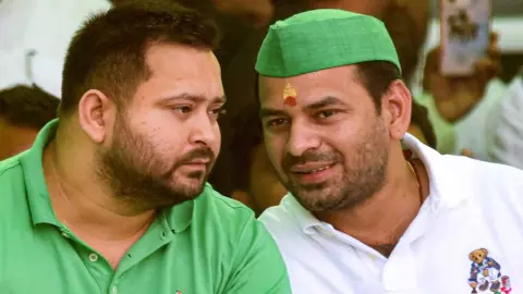 Bihar MLC Election: तेज प्रताप को MLC बनाएंगे तेजस्वी? एक फैसले पर टिकी सबकी निगाहें