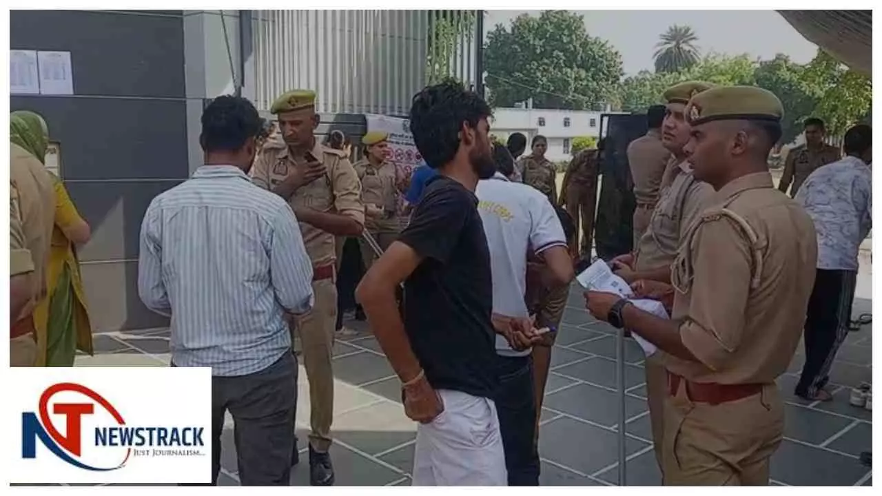 Hapur News: पिलखुआ परीक्षा केंद्र पर हड़कंप, मोबाइल बरामद होते ही अभ्यर्थी गिरफ्तार