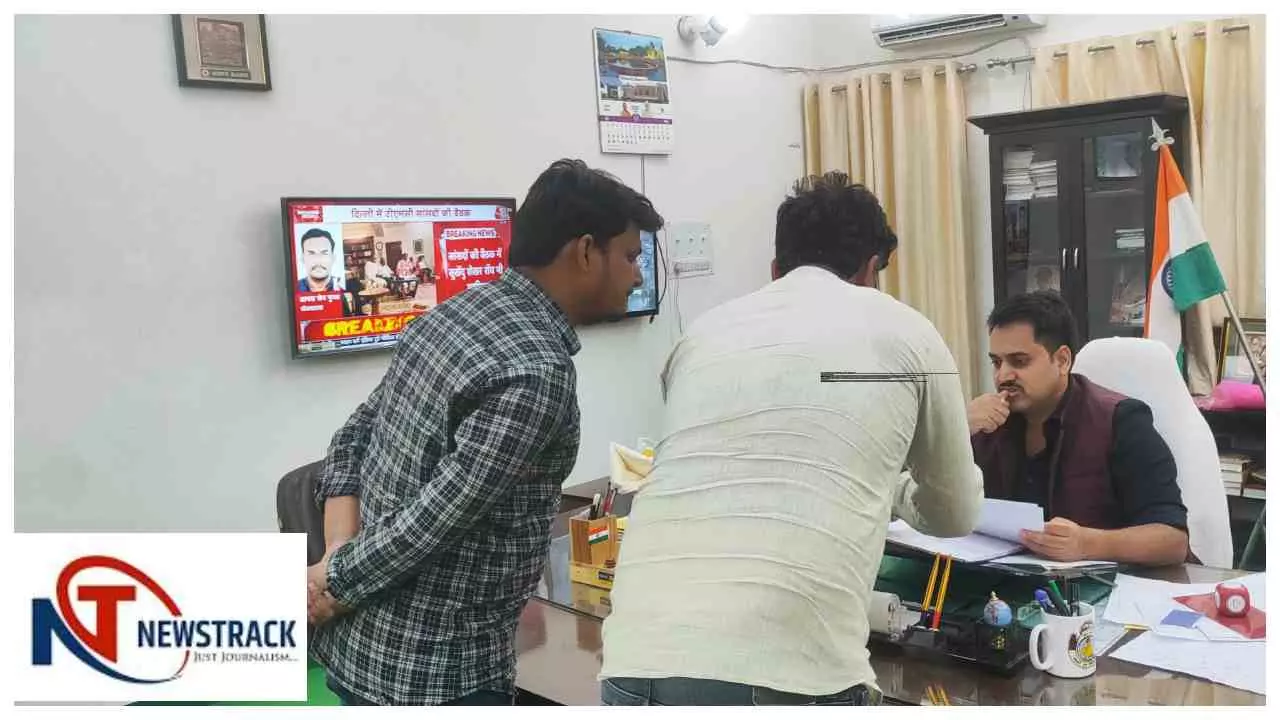 Sonbhadra News: जन शिकायतों में लापरवाही पर डीएम का एक्शन, जल निगम कर्मियों का वेतन रोका