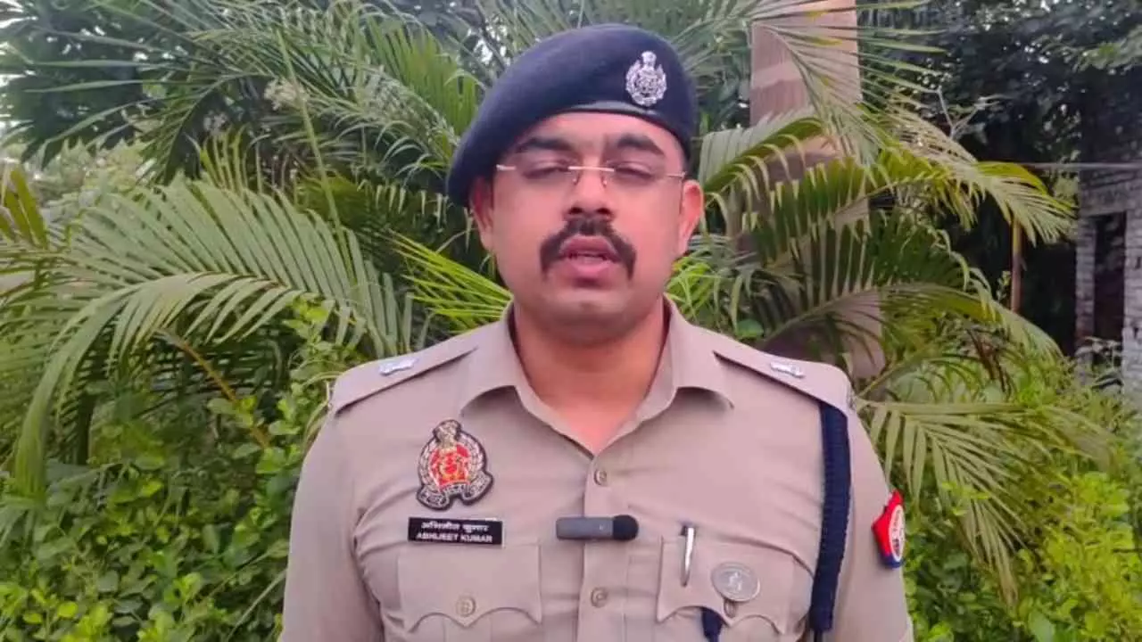 Meerut News: मॉडल का आरोप: शादी का सपना दिखाकर 10 साल तक शोषण, अब धर्मांतरण का दबाव; केस दर्ज
