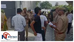 Hapur News: पिलखुआ परीक्षा केंद्र पर हड़कंप, मोबाइल बरामद होते ही अभ्यर्थी गिरफ्तार Hapur News: पिलखुआ परीक्षा केंद्र पर हड़कंप, मोबाइल बरामद होते ही अभ्यर्थी गिरफ्तार