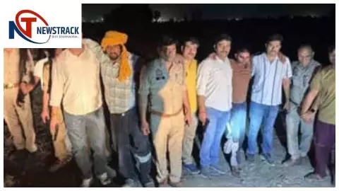Hapur News: दो करोड़ की डकैती का खुलासा, निलंबित सिपाही निकला मास्टरमाइंड, 5 गिरफ्तार Hapur News: दो करोड़ की डकैती का खुलासा, निलंबित सिपाही निकला मास्टरमाइंड, 5 गिरफ्तार