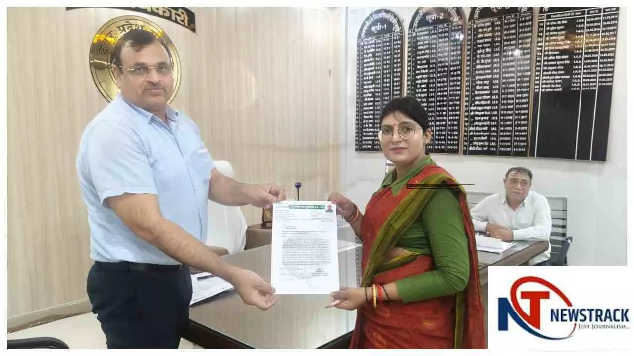 Banda News : अवैध अतिक्रमण से बढ़ रहे हादसे, जेडीयू ने डीएम को चेताया—तुरंत हो कार्रवाई Banda News : अवैध अतिक्रमण से बढ़ रहे हादसे, जेडीयू ने डीएम को चेताया—तुरंत हो कार्रवाई
