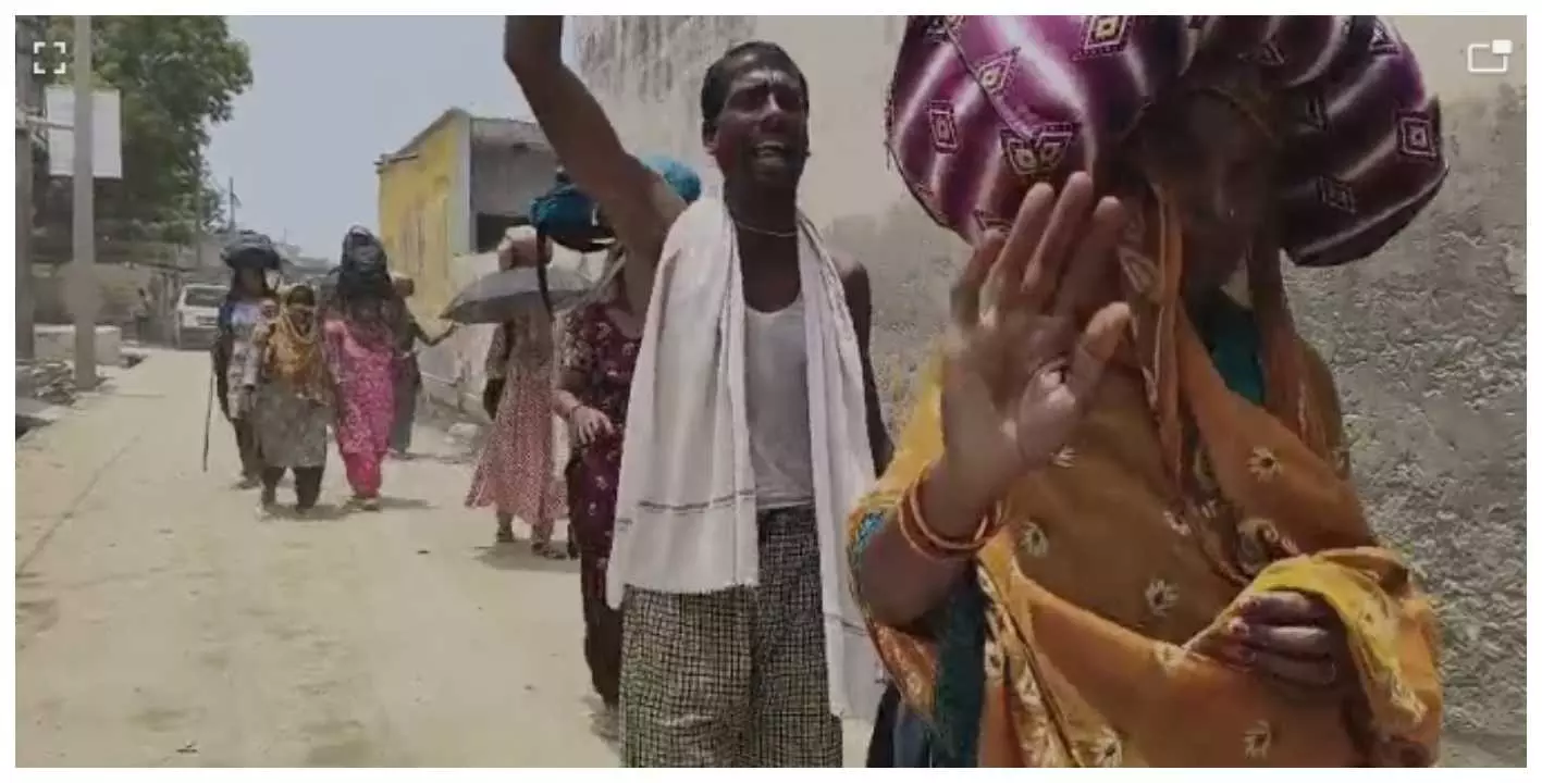 Flood of devotees in Gunja Braj, 84 Kosi Parikrama under the name of Radhe-Radhe Flood of devotees in Gunja Braj, 84 Kosi Parikrama under the name of Radhe-Radhe