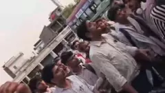 Jalaun News: पुलिस भर्ती अभ्यर्थियों से रोडवेज एआरएम की कथित अभद्रता का वीडियो वायरल Jalaun News: पुलिस भर्ती अभ्यर्थियों से रोडवेज एआरएम की कथित अभद्रता का वीडियो वायरल