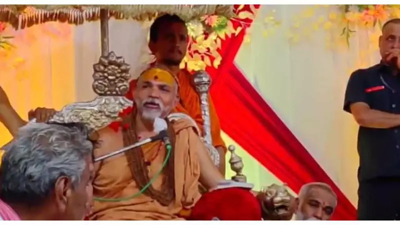 Shankaracharyas call for one note, one vote for cow protection Shankaracharyas call for one note, one vote for cow protection