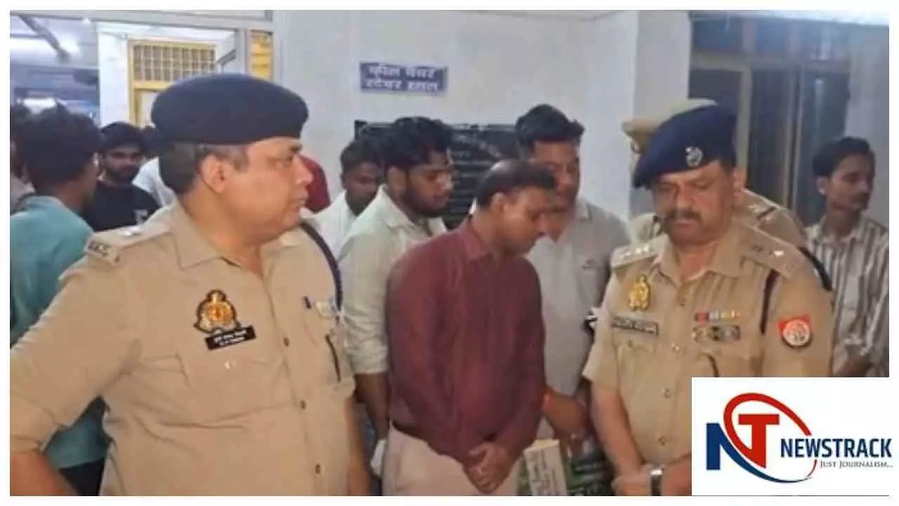 यूपी : बहराइच में ट्रक और बस की भीषण टक्कर में चार की मौत, 10 घायल, तीन की हालत गंभीर यूपी : बहराइच में ट्रक और बस की भीषण टक्कर में चार की मौत, 10 घायल, तीन की हालत गंभीर