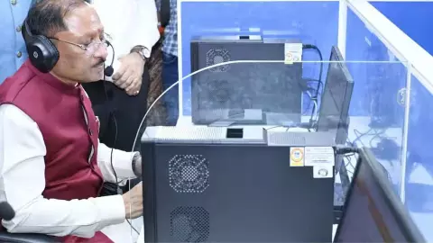 Chhattisgarh News: CM विष्णुदेव साय ने खुद संभाला हेल्पलाइन 1076 का मोर्चा, सीधे फोन मिलाकर पूछा– क्या परेशानी है? Chhattisgarh News: CM विष्णुदेव साय ने खुद संभाला हेल्पलाइन 1076 का मोर्चा, सीधे फोन मिलाकर पूछा– क्या परेशानी है?