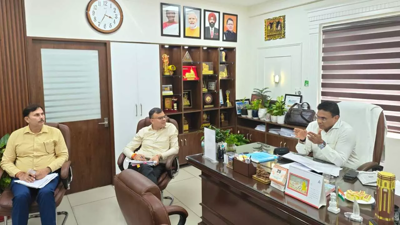Uttarakhand News: उत्तराखंड में अवैध प्लॉटिंग पर धामी सरकार का शिकंजा, RERA में होंगे बड़े सुधार Uttarakhand News: उत्तराखंड में अवैध प्लॉटिंग पर धामी सरकार का शिकंजा, RERA में होंगे बड़े सुधार