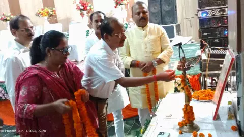 Pratapgarh News: प्रतापगढ़ में मेडिकल एवं नर्सिंग छात्रों के साथ विशेष संवाद कार्यक्रम आयोजित Pratapgarh News: प्रतापगढ़ में मेडिकल एवं नर्सिंग छात्रों के साथ विशेष संवाद कार्यक्रम आयोजित