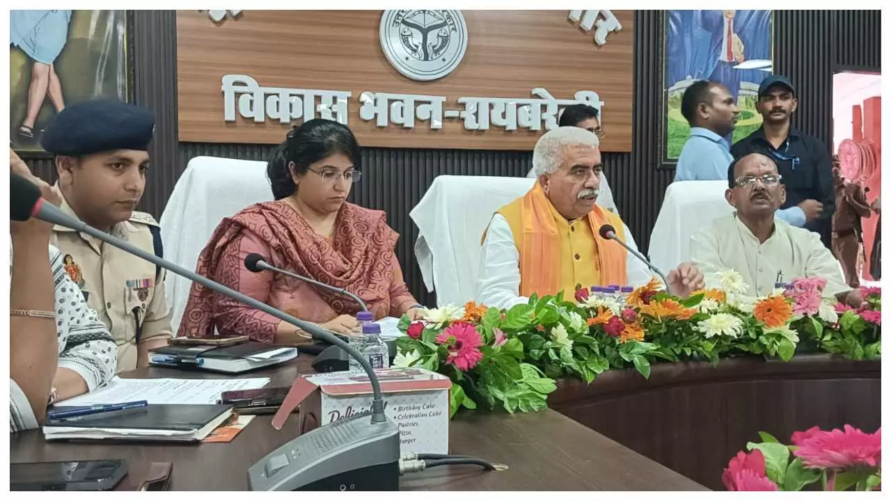 Minister in charge Rakesh Sachan reaches Rae Bareli Minister in charge Rakesh Sachan reaches Rae Bareli