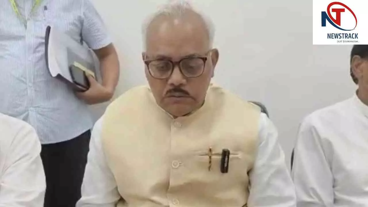 Kannauj: विधान परिषद नेता प्रतिपक्ष ने उर्स कार्यक्रम में उठाए महंगाई, बेरोजगारी और शिक्षा के मुद्दे Kannauj: विधान परिषद नेता प्रतिपक्ष ने उर्स कार्यक्रम में उठाए महंगाई, बेरोजगारी और शिक्षा के मुद्दे