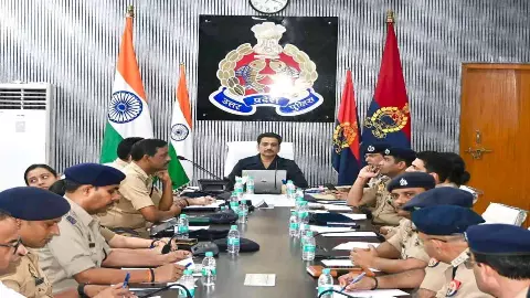 CM Yogi in Varanasi: आज काशी में होंगे CM Yogi! पुलिस कमिश्नर ने संभाली सुरक्षा की कमान, जारी किए सख्त आदेश CM Yogi in Varanasi: आज काशी में होंगे CM Yogi! पुलिस कमिश्नर ने संभाली सुरक्षा की कमान, जारी किए सख्त आदेश