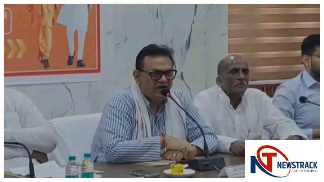 Shamli News: धर्मांतरण किसी भी सूरत में बर्दाश्त नहीं– दिनेश खटीक Shamli News: धर्मांतरण किसी भी सूरत में बर्दाश्त नहीं– दिनेश खटीक
