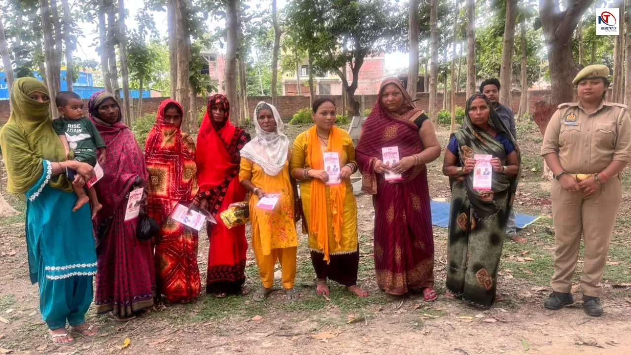 Shravasti News: थानों में लगा समाधान दिवस, 75 शिकायतों पर शुरू हुई कार्रवाई Shravasti News: थानों में लगा समाधान दिवस, 75 शिकायतों पर शुरू हुई कार्रवाई