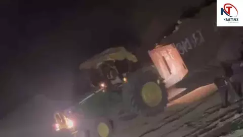 Chandauli News: गड़ई नदी खुदाई में मिट्टी बिक्री का नया वीडियो वायराल,किसानों में बढ़ा आक्रोश Chandauli News: गड़ई नदी खुदाई में मिट्टी बिक्री का नया वीडियो वायराल,किसानों में बढ़ा आक्रोश