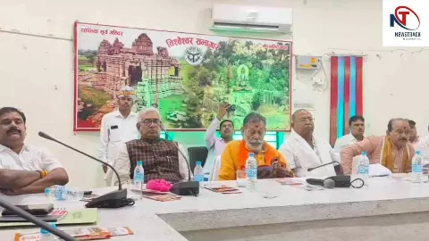 Mahoba News: महोबा में मन्नू कोरी का विपक्ष पर हमला, संजय राउत और अखिलेश यादव पर बोला तीखा प्रहार