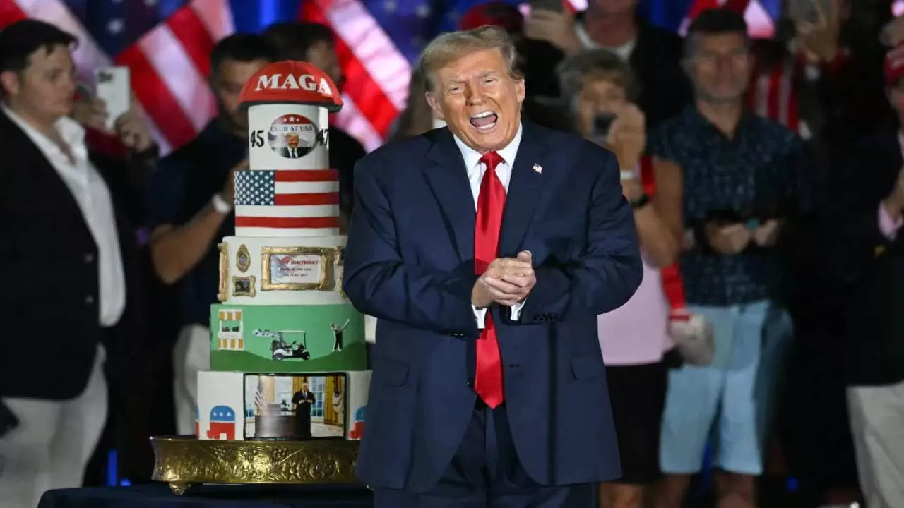 Donald Trump Birthday: 80 साल के हुए राष्ट्रपति ट्रंप, वाइट हाउस में हुआ UFC फाइट का आयोजन, बर्थडे पर अरबों किए खर्च