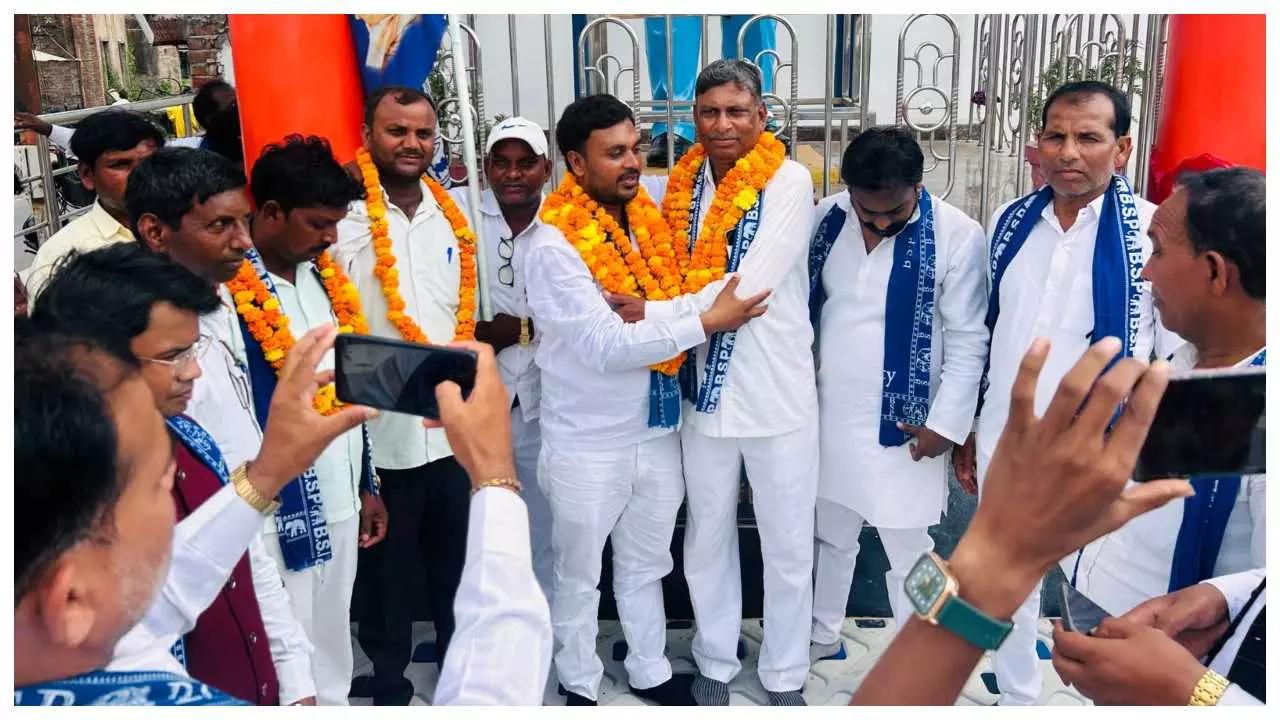 BSP newly appointed district president Ramesh Kumar Gautam receives grand welcome