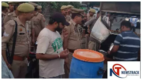 Meerut News: सदर बाजार में बाहरी लोगों की पड़ताल, झुग्गी बस्तियों में चला पुलिस का सत्यापन अभियान Meerut News: सदर बाजार में बाहरी लोगों की पड़ताल, झुग्गी बस्तियों में चला पुलिस का सत्यापन अभियान