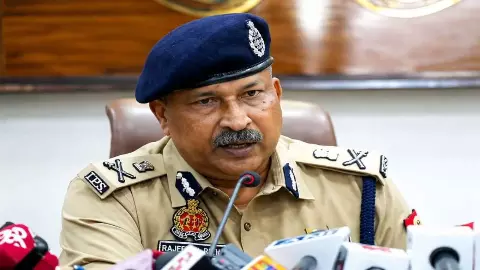 UP DGP Varanasi: अपराधियों के लिए पाताल है UP... काशी पहुंचे DGP राजीव कृष्ण का अल्टीमेटम, डिजिटल दबंगों को दी चेतावनी UP DGP Varanasi: अपराधियों के लिए पाताल है UP... काशी पहुंचे DGP राजीव कृष्ण का अल्टीमेटम, डिजिटल दबंगों को दी चेतावनी
