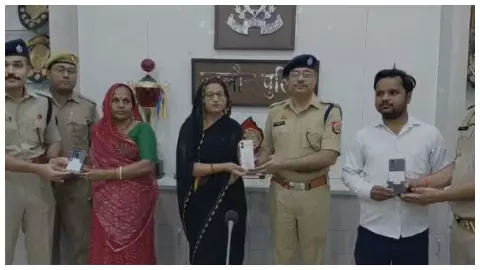 Big success of police, 210 Gumshuda mobiles returned to owners Big success of police, 210 Gumshuda mobiles returned to owners