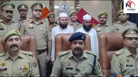 Meerut News: फर्जी जनसेवा केंद्र का भंडाफोड़, दो गिरफ्तार, आधार-पैन और डेबिट कार्ड बरामद Meerut News: फर्जी जनसेवा केंद्र का भंडाफोड़, दो गिरफ्तार, आधार-पैन और डेबिट कार्ड बरामद