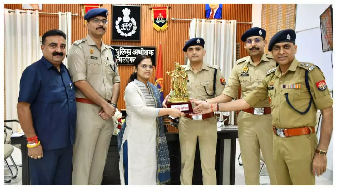 Emotional farewell to CO Sarjana Singh, Aligarh Police appreciates brilliant tenure Emotional farewell to CO Sarjana Singh, Aligarh Police appreciates brilliant tenure