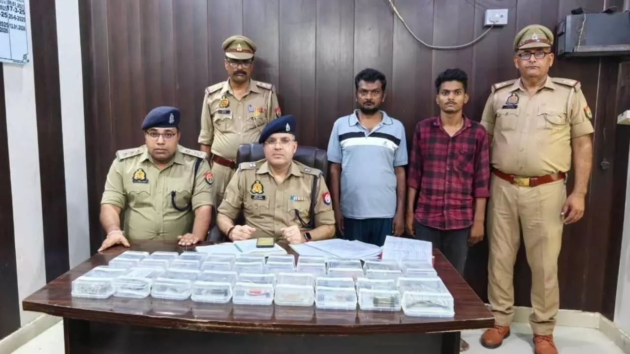 Father-son arrested, cash and jewelery recovered
