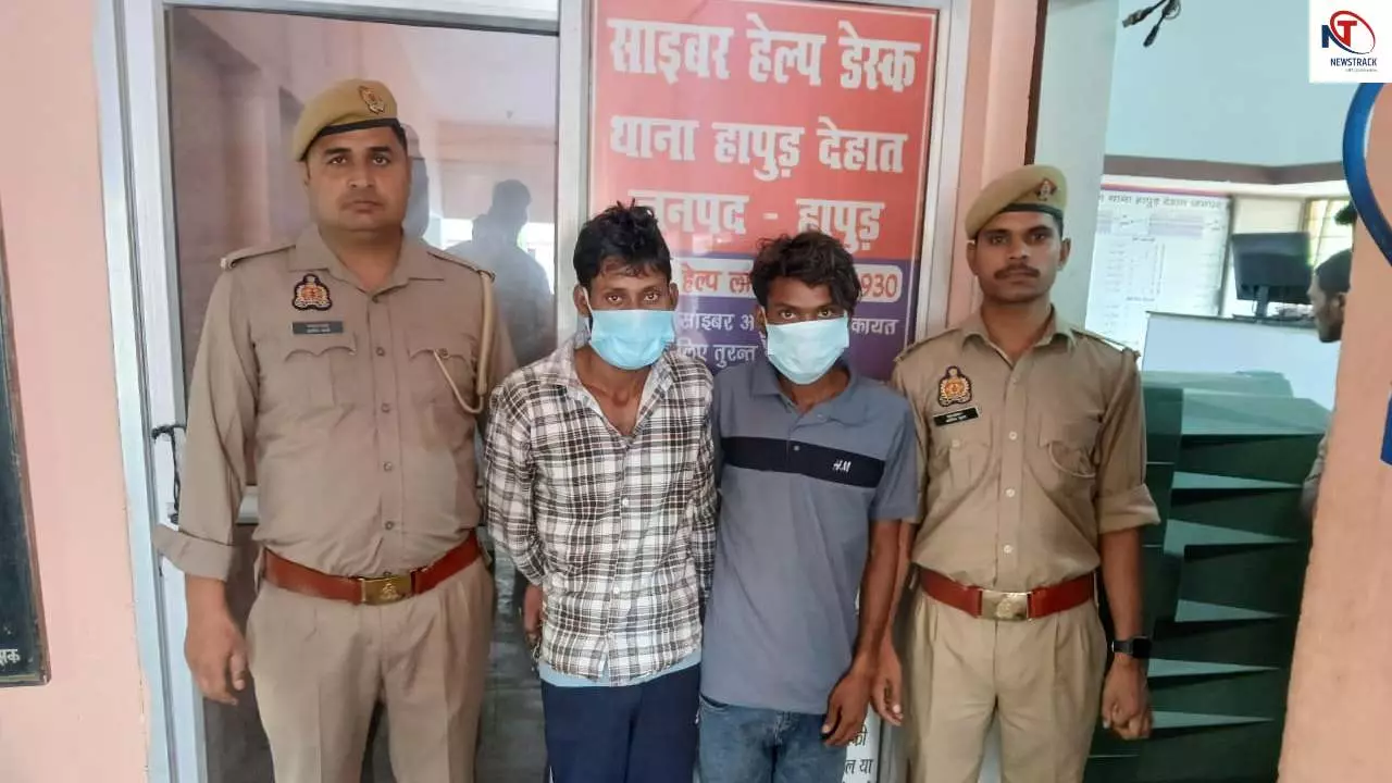 Hapur News: हापुड़ में शराब पकड़ने गई पुलिस टीम पर हमला, दो और आरोपी गिरफ्तार, बाकी की तलाश जारी Hapur News: हापुड़ में शराब पकड़ने गई पुलिस टीम पर हमला, दो और आरोपी गिरफ्तार, बाकी की तलाश जारी