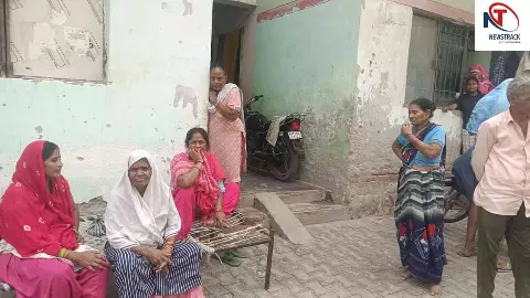 Hapur News: प्रेम विवाह का दर्दनाक अंत: डेढ़ साल बाद पति ने की पत्नी की हत्या, दो माह का मासूम अनाथ Hapur News: प्रेम विवाह का दर्दनाक अंत: डेढ़ साल बाद पति ने की पत्नी की हत्या, दो माह का मासूम अनाथ