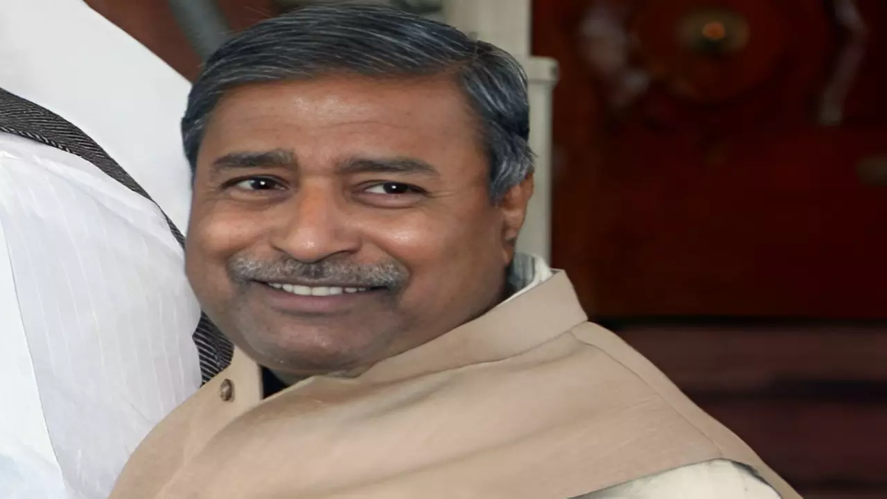 Ram Mandir Row: जिसने जवानी दी, उससे ही मांग लिया पास... विनय कटियार के साथ BJP ने क्यों किया ऐसा? Ram Mandir Row: जिसने जवानी दी, उससे ही मांग लिया पास... विनय कटियार के साथ BJP ने क्यों किया ऐसा?