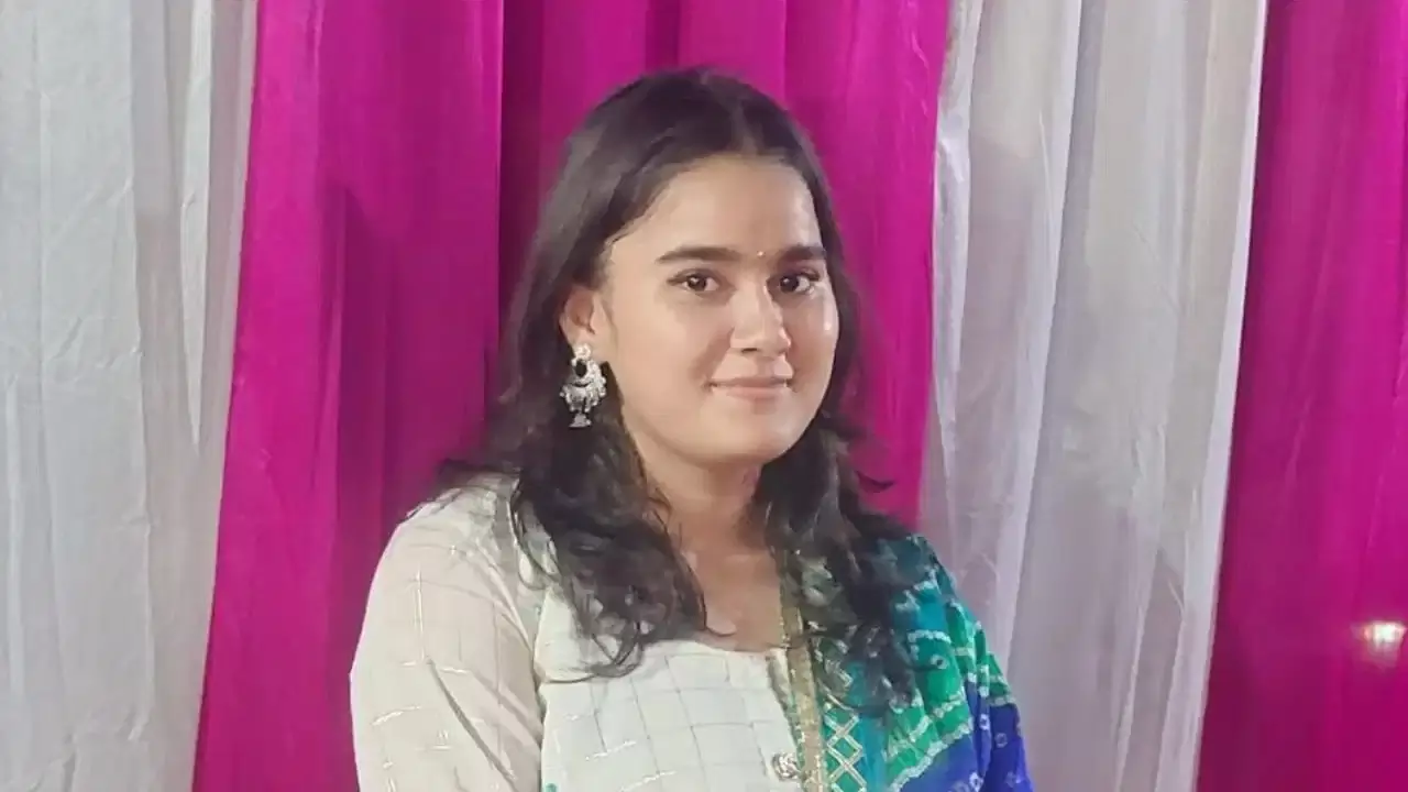 Delhi student commits suicide Delhi student commits suicide
