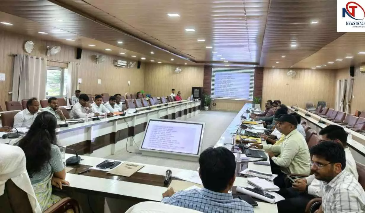 Shravasti News: श्रावस्ती में बाढ़ से निपटने की तैयारी पूरी, 19 बाढ़ चौकियां और 28 शरणालय तैयार Shravasti News: श्रावस्ती में बाढ़ से निपटने की तैयारी पूरी, 19 बाढ़ चौकियां और 28 शरणालय तैयार