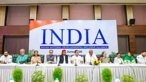 NDA Two-Thirds Majority: लोकसभा में पलट गया पूरा गेम! टूट के बाद INDIA अलायंस पस्त, क्या एनडीए के पास अब दो-तिहाई बहुमत?