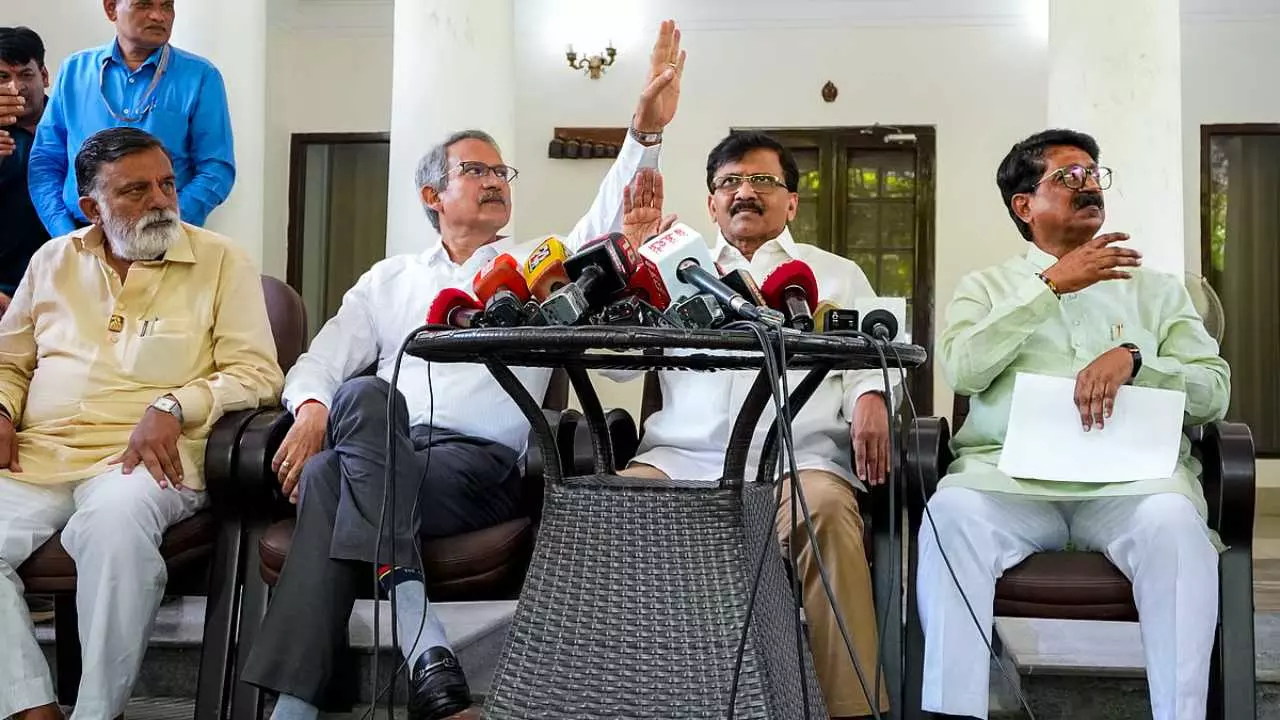 UBT Delhi Meeting: 6 सांसद साफ या उद्धव का पलटवार? दिल्ली में इमरजेंसी मीटिंग में पहुंचे सिर्फ ये चेहरे, बढ़ा सस्पेंस UBT Delhi Meeting: 6 सांसद साफ या उद्धव का पलटवार? दिल्ली में इमरजेंसी मीटिंग में पहुंचे सिर्फ ये चेहरे, बढ़ा सस्पेंस