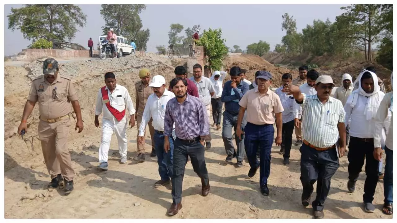 Road widening: DM Chandra Mohan Garg gives instructions to complete work before monsoon
