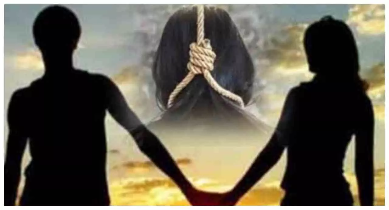 Hathras News: प्रेमिका का गला दबाकर हत्या, फिर प्रेमी ने लगाई फांसी, गांव में सनसनी Hathras News: प्रेमिका का गला दबाकर हत्या, फिर प्रेमी ने लगाई फांसी, गांव में सनसनी
