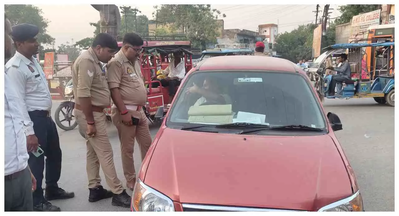 Hardoi News: हेलमेट से लेकर शराबी ड्राइविंग तक, हरदोई में पुलिस का बड़ा अभियान Hardoi News: हेलमेट से लेकर शराबी ड्राइविंग तक, हरदोई में पुलिस का बड़ा अभियान