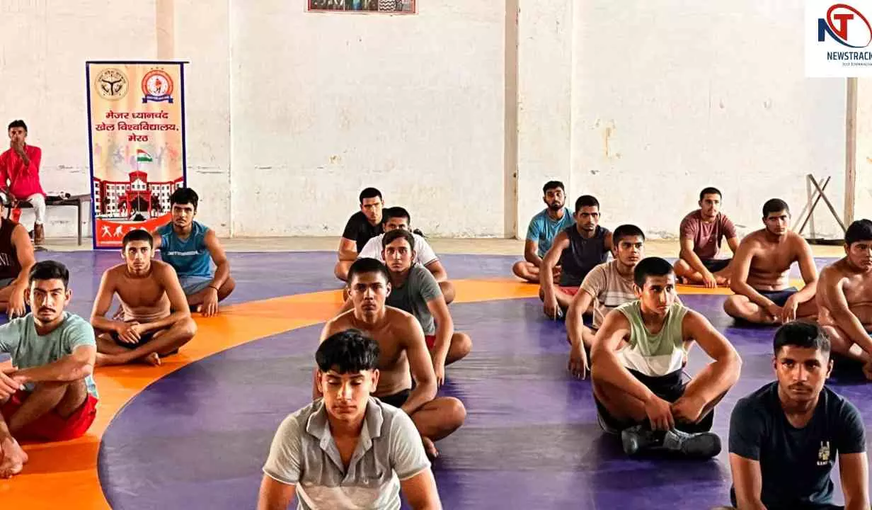 Meerut News: योग से फिटनेस और फोकस का पाठ, खिलाड़ियों से लेकर महिलाओं-बच्चों तक पहुंचा संदेश Meerut News: योग से फिटनेस और फोकस का पाठ, खिलाड़ियों से लेकर महिलाओं-बच्चों तक पहुंचा संदेश