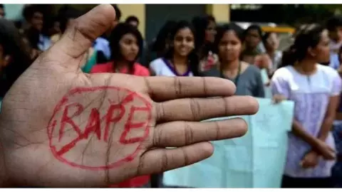 Hapur News:  नाबालिग से दुष्कर्म और जबरन गर्भपात का आरोप, स्टाफ नर्स समेत छह पर केस