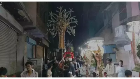 Mathura News: चांद के दीदार के साथ मोहर्रम का आगाज, मथुरा में निकला पहला अलम जुलूस