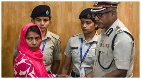 Pushpa surrenders, hands over SLR-cartridge to commissioner, learn how Naxalite became