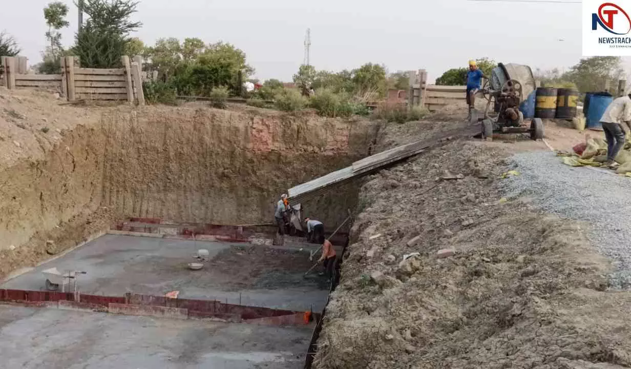 Chandauli News: भैंसौर अंडरपास निर्माण में देरी, चंदौली में धीमी प्रगति को लेकर ग्रामीण नाराज