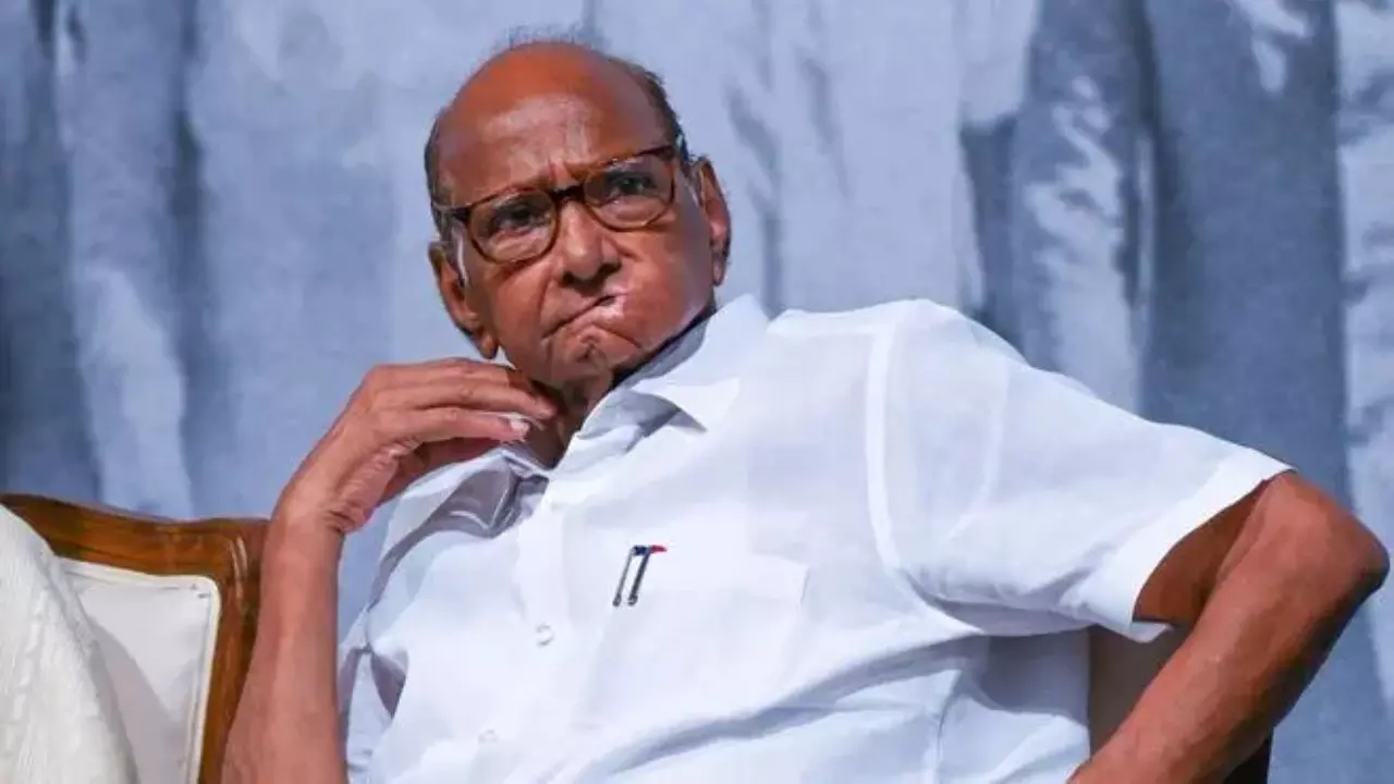 Sharad Pawar MP Split: उद्धव के बाद अब शरद पवार के सांसद करेंगे बगावत! आनन-फानन बुलाई गई इमरजेंसी बैठक, मची खलबली