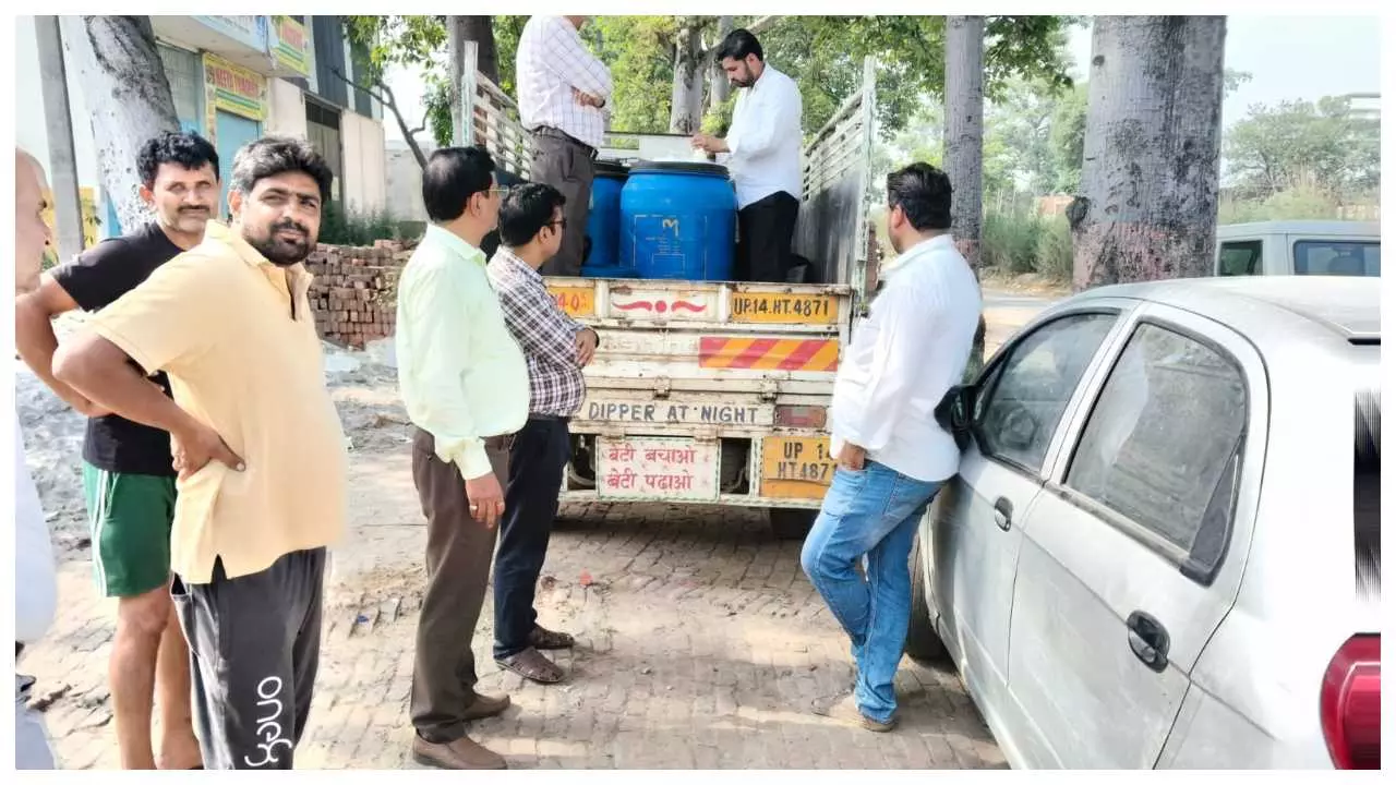 Baghpat News: खाद्य सुरक्षा विभाग की बड़ी कार्रवाई, 820 किलो संदिग्ध पनीर और क्रीम कराई गई नष्ट Baghpat News: खाद्य सुरक्षा विभाग की बड़ी कार्रवाई, 820 किलो संदिग्ध पनीर और क्रीम कराई गई नष्ट